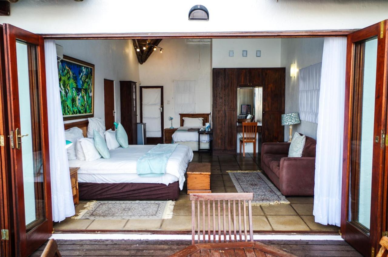 Crawfords Beach Lodge East London Ngoại thất bức ảnh